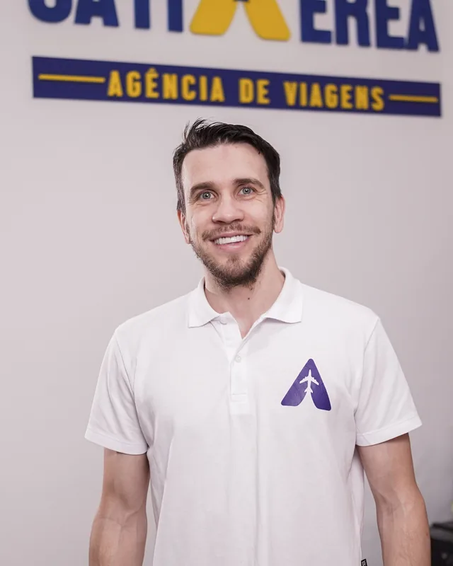 Edson Júnior, sócio administrador da CatiAérea, no escritório em Porto Alegre